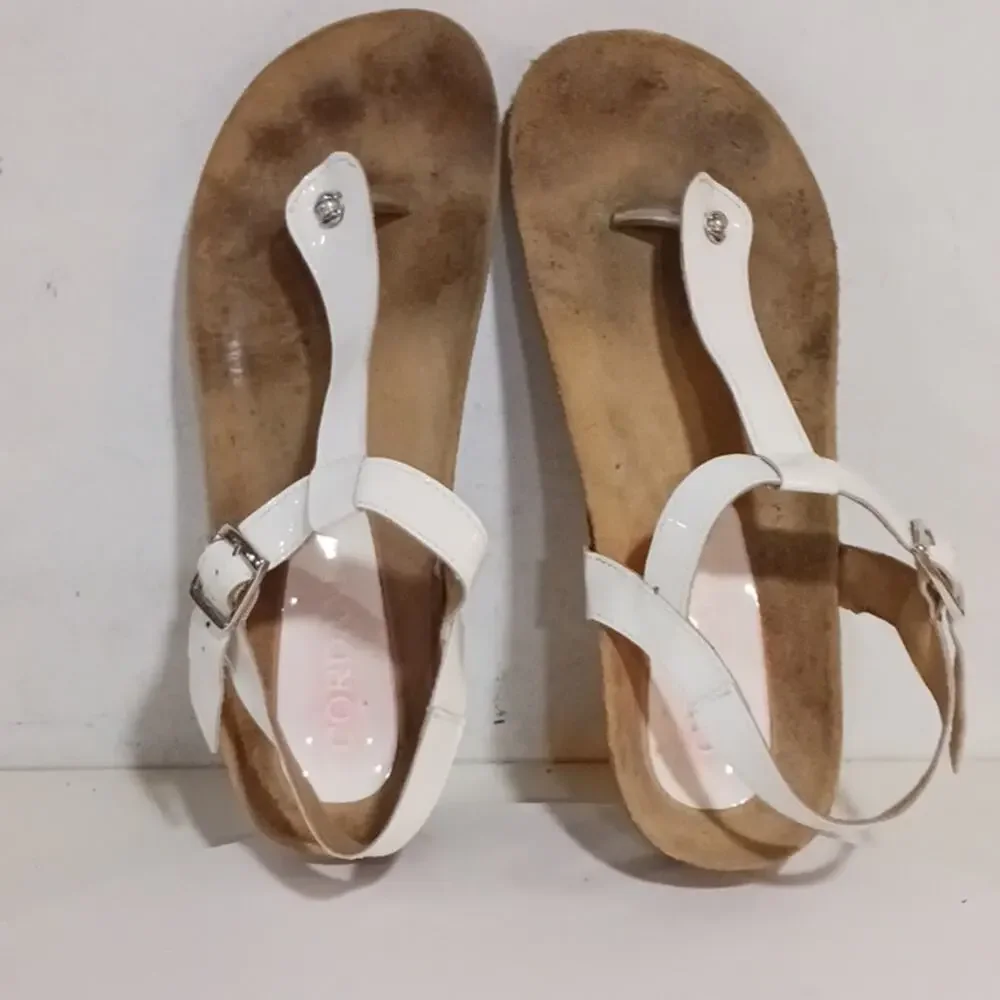 Cordani Gene White Patent Cork Wedge thong sandals sz 39/8
